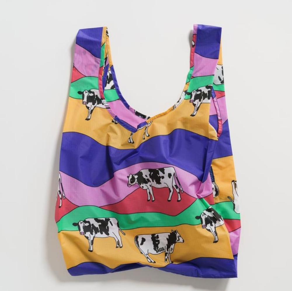 NWT BAGGU Standard Printed Reusable Tote Grazing Cow